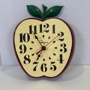 1970s Ingraham Red Plastic Apple Wall Clock Cottage Core granny Core WORKING!